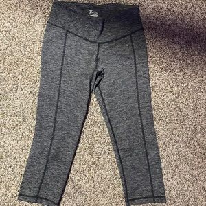 Old Navy Active Crop Leggings